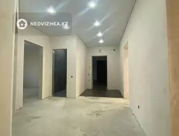 3-комнатная квартира, этаж 3 из 5, 101 м²