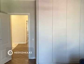3-комнатная квартира, этаж 8 из 9, 122 м², На длительный срок