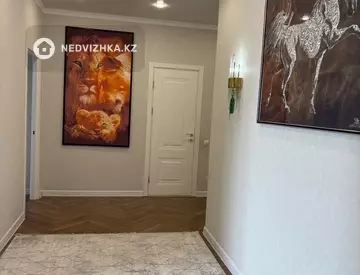 3-комнатная квартира, этаж 8 из 9, 122 м², На длительный срок