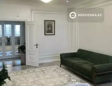 4-комнатная квартира, этаж 5 из 16, 145 м²