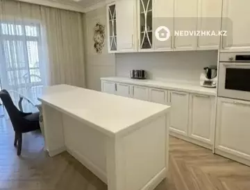 4-комнатная квартира, этаж 5 из 16, 145 м²