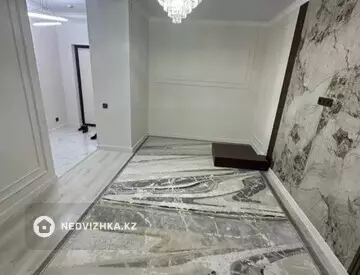1-комнатная квартира, этаж 11 из 12, 38 м²