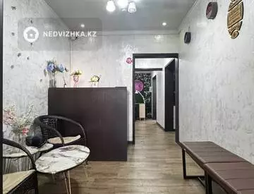 Салон, этаж 1, 62 м²