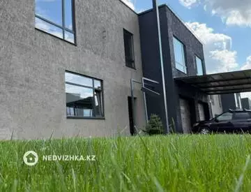 5-комнатный таунхаус, 3 соток, 250 м²