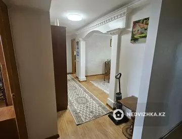 4-комнатная квартира, этаж 4 из 10, 77 м²