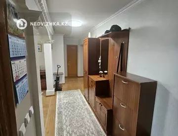 4-комнатная квартира, этаж 4 из 10, 77 м²