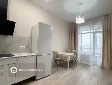 2-комнатная квартира, этаж 9 из 12, 70 м², На длительный срок