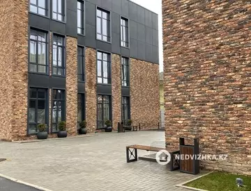 2-комнатная квартира, этаж 3 из 3, 65 м²