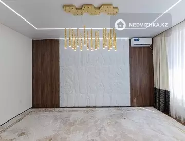 2-комнатная квартира, этаж 4 из 10, 90 м²