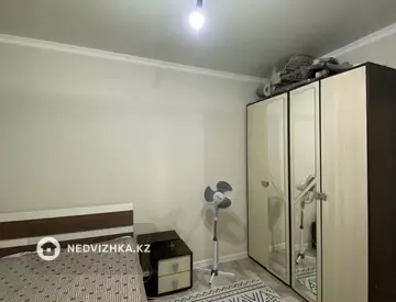 3-комнатная квартира, этаж 8 из 10, 50 м²