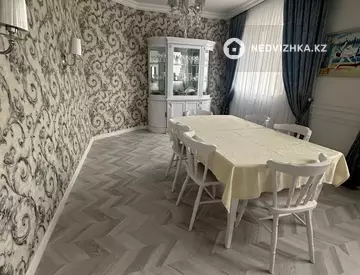 9-комнатный дом, 10 соток, 298 м²