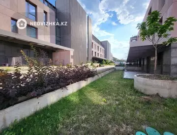 4-комнатная квартира, этаж 2 из 4, 134 м², На длительный срок