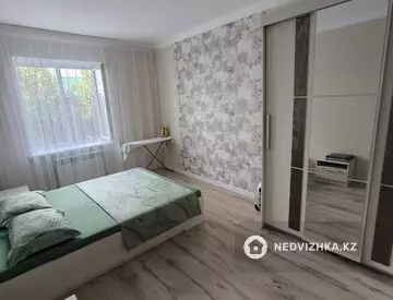 2-комнатная квартира, этаж 2 из 5, 72 м², Посуточно