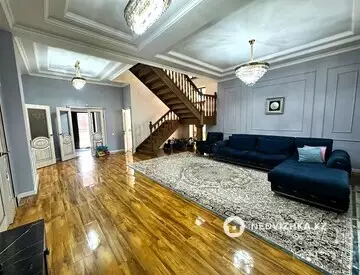 6-комнатный дом, 10 соток, 280 м²