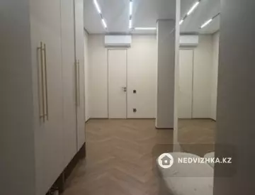 3-комнатная квартира, этаж 8 из 10, 87 м²
