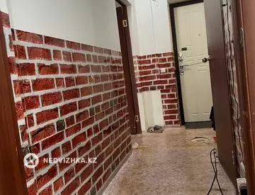 1-комнатная квартира, этаж 1 из 9, 42 м²