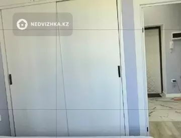 2-комнатная квартира, этаж 3 из 10, 38 м²