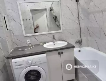 2-комнатная квартира, этаж 3 из 10, 38 м²