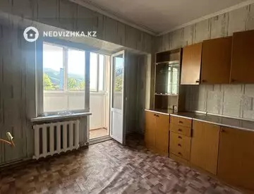2-комнатная квартира, этаж 4 из 5, 56 м²