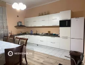 1-комнатная квартира, этаж 1 из 3, 55 м², На длительный срок
