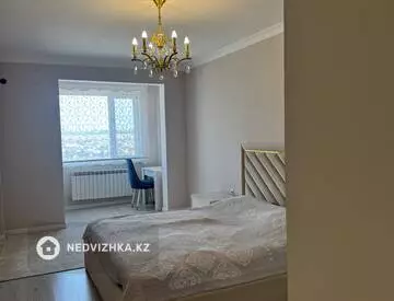 4-комнатная квартира, этаж 12 из 12, 104 м²