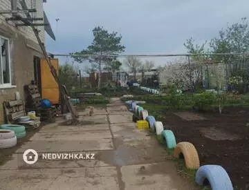 4-комнатная часть дома, 14.1 соток, 110 м²