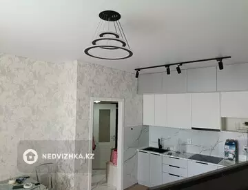 2-комнатная квартира, этаж 10 из 10, 38 м²