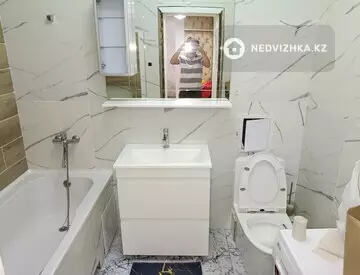 2-комнатная квартира, этаж 10 из 10, 38 м²