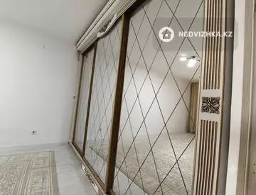 1-комнатная квартира, этаж 7 из 9, 49 м², На длительный срок