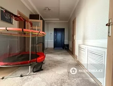 2-комнатная квартира, этаж 22 из 30, 102 м²