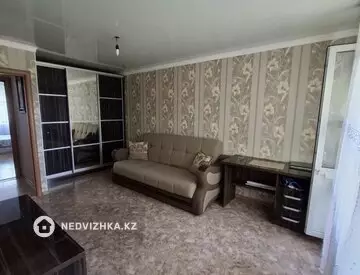 2-комнатная квартира, этаж 4 из 5, 48 м²