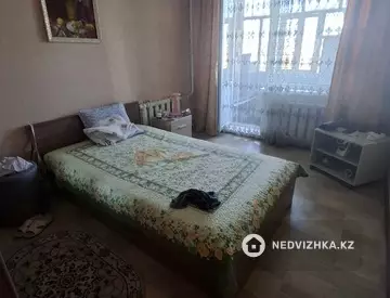4-комнатная квартира, этаж 4 из 6, 102 м²
