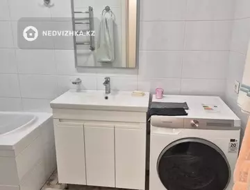 2-комнатная квартира, этаж 3 из 10, 62 м², На длительный срок