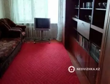 2-комнатная квартира, этаж 4 из 5, 42 м²
