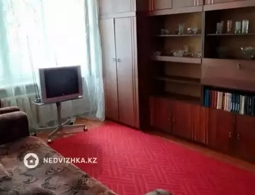 2-комнатная квартира, этаж 4 из 5, 42 м²