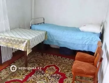 2-комнатная квартира, этаж 4 из 5, 42 м²