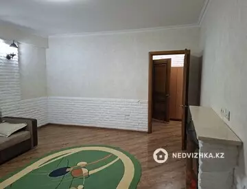 1-комнатная квартира, этаж 2 из 5, 55 м², На длительный срок