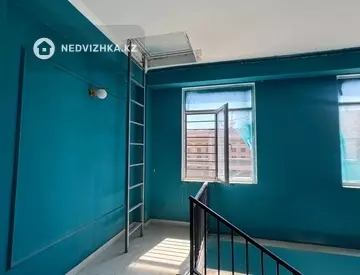 2-комнатная квартира, этаж 3 из 3, 69 м²