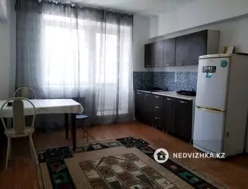 2-комнатная квартира, этаж 4 из 5, 37 м²