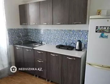 1-комнатная квартира, этаж 4 из 5, 37 м²