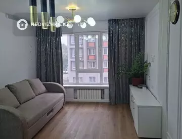 2-комнатная квартира, этаж 3 из 10, 48 м²
