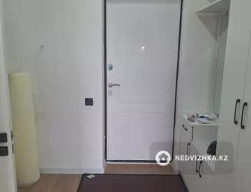 3-комнатная квартира, этаж 9 из 12, 44 м², На длительный срок