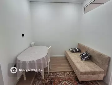 3-комнатная квартира, этаж 9 из 12, 44 м², На длительный срок