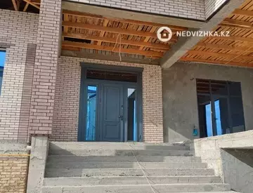 7-комнатная часть дома, 10 соток, 480 м²