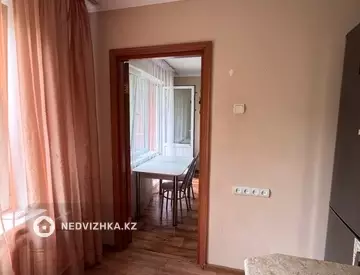3-комнатная квартира, этаж 2 из 4, 62 м²