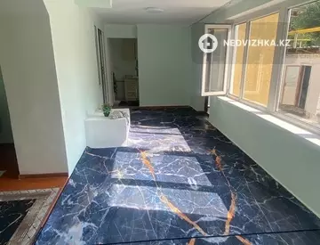 3-комнатная квартира, этаж 1 из 2, 70 м²