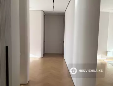 4-комнатная квартира, этаж 10 из 12, 110 м²