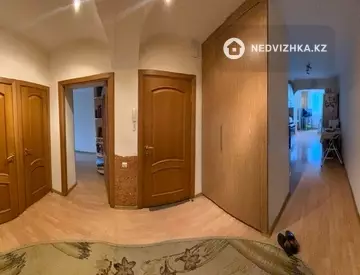 4-комнатная квартира, этаж 4 из 4, 92 м²