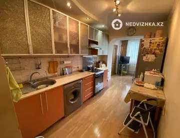 4-комнатная квартира, этаж 4 из 4, 92 м²
