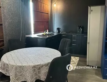 1-комнатная квартира, этаж 4 из 4, 45 м², Посуточно